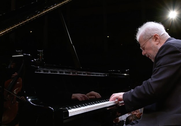 Man playing piano. Photo.